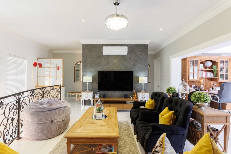 To Let 4 Bedroom Property for Rent in Val De Vie Estate Western Cape